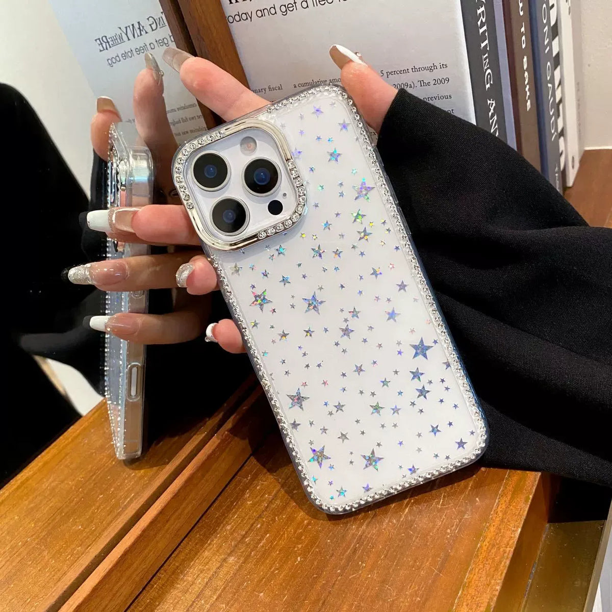 iPhone 13 / 14 Slim fit clear case with glitter star pattern camera protection